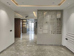 Room in 4 BHK Builder Floor at Sector 21 – for Rent