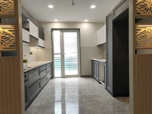 Room in 4 BHK Builder Floor at Sector 21 – for Rent