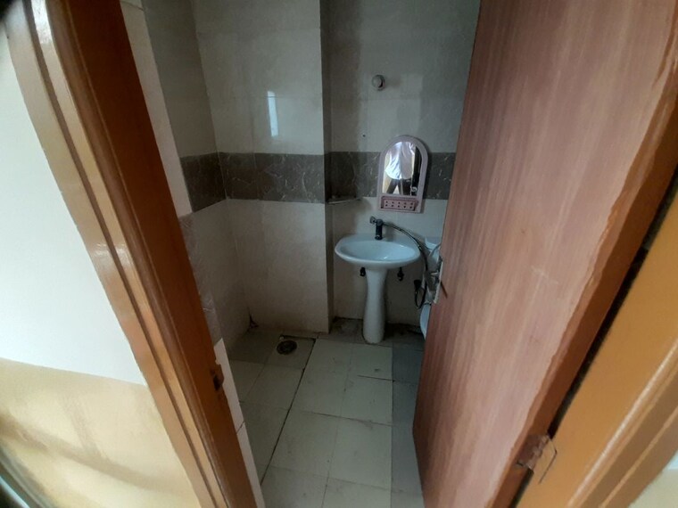 Bathroom, supertech-ecociti 2 Bedroom 890 Sq.Ft. Apartment In Sector 137 Noida 10569886