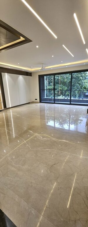 4 BHK Builder Floor For Rent in Sector 43