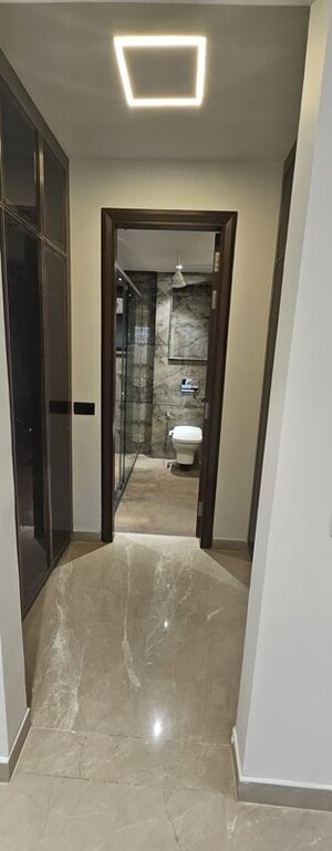 Building Lobby in 4 BHK Builder Floor at Sector 43 – for Rent