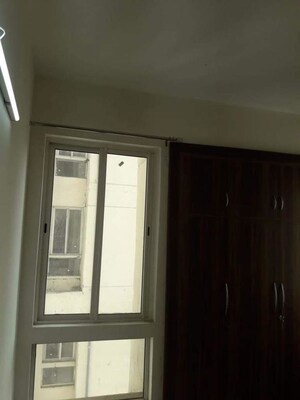 Room in 3 BHK Apartment at Jaypee Greens Klassic Heights, Sector 134 – for Rent