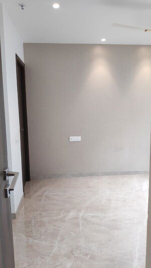 Room in 1 BHK Apartment at Hiranandani Sorrento, Powai – for Rent