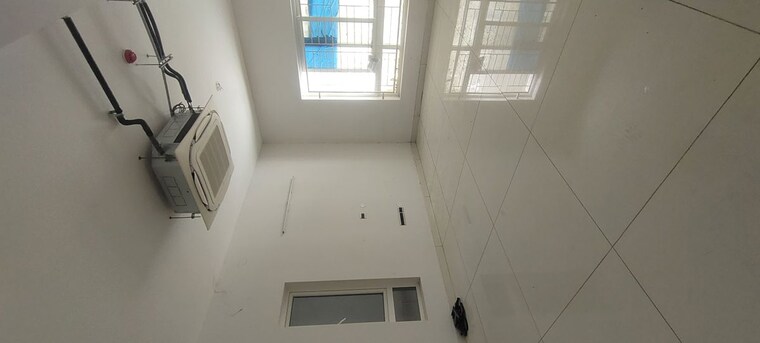 Bathroom, sumadhura-olumpus 3 Bedroom 2270 Sq.Ft. Apartment In Nanakramguda Hyderabad 10569918
