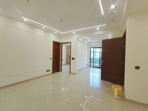 Room in 4 BHK Builder Floor at Sector 21 – for Rent