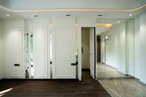 Building Lobby in 4 BHK Builder Floor at Sector 21 – for Rent
