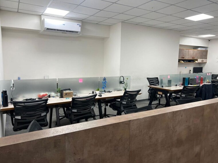 Gym, shivalik-shilp Commercial Office Space 3350 Sq.Ft. In Sanidhya Ahmedabad 10569934