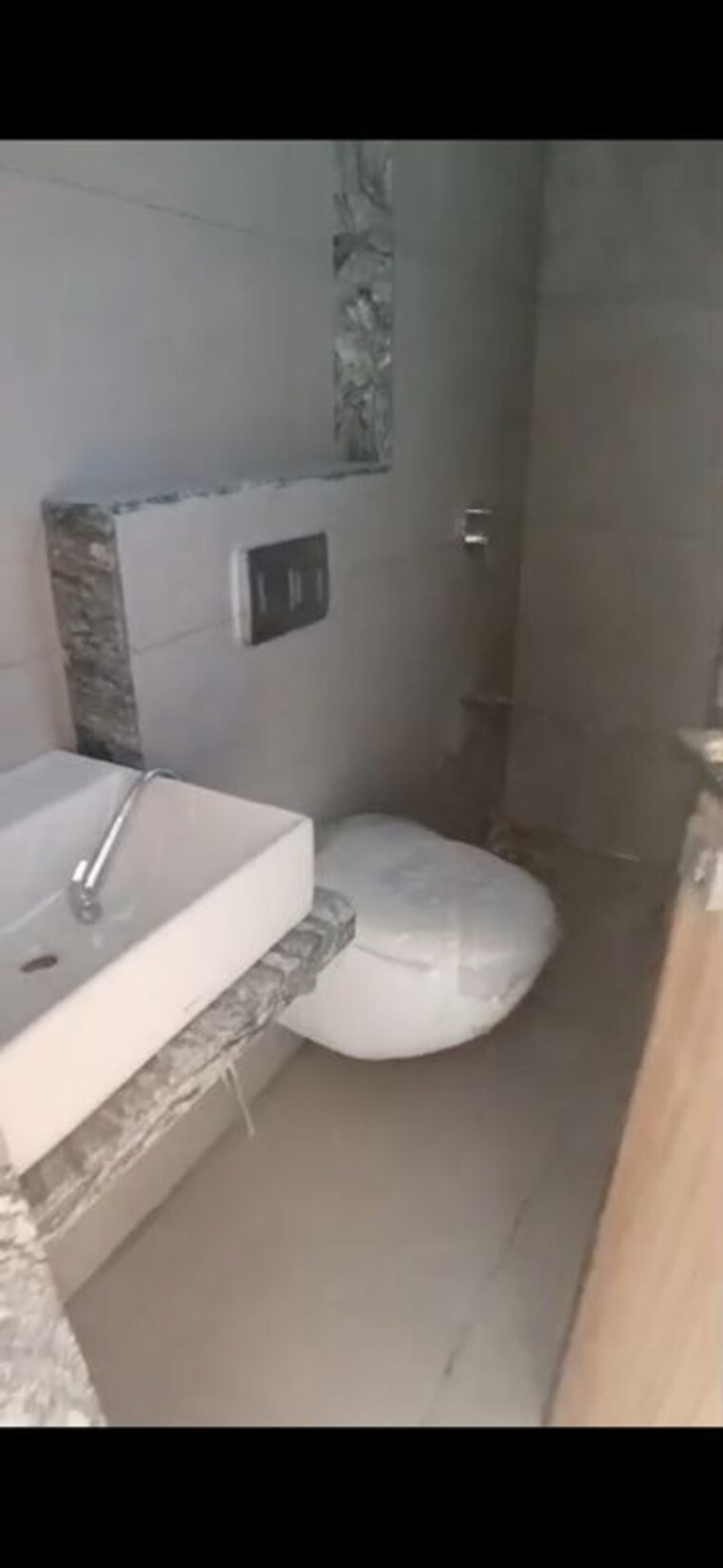 Bathroom, bharat-arize 2.5 Bedroom 710 Sq.Ft. Apartment In Goregaon West Mumbai 10569962
