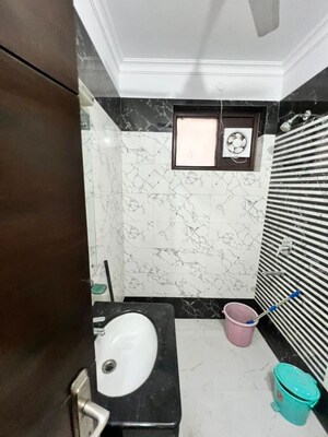 Washroom in 3 BHK Builder Floor at Naraina – for Rent
