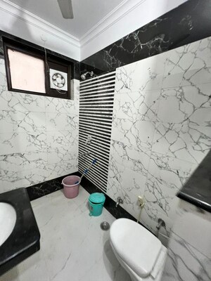 Washroom in 3 BHK Builder Floor at Naraina – for Rent