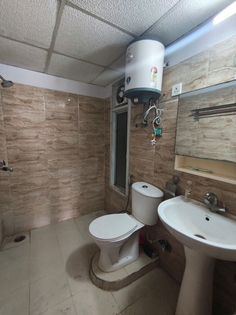 Bathroom, gaur-city-2-16th-avenue 2 Bedroom 1050 Sq.Ft. Apartment In Sector 16c Greater Noida Greater Noida 10569966