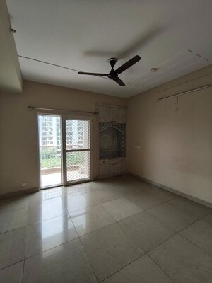 2 BHK Apartment For Rent in Gaur City 2 - 16th Avenue, Sector 16c Greater Noida