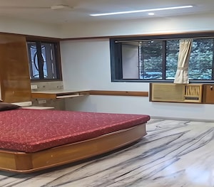 Bedroom in 2 BHK Apartment at Dadar East – for Rent