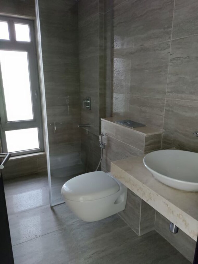 Bathroom, oberoi-realty-esquire 3 Bedroom 1842 Sq.Ft. Apartment In Goregaon East Mumbai 10569971