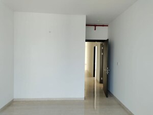 Room in 3 BHK Apartment at Oberoi Realty Esquire, Goregaon East – for Rent
