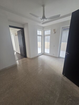 Room in 4 BHK Builder Floor at Sector 23 – for Rent