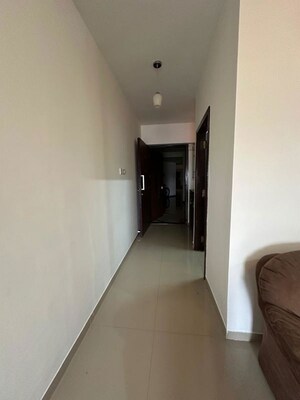 Room in 2.5 BHK Apartment at Oberoi Realty Splendor, Andheri East – for Rent