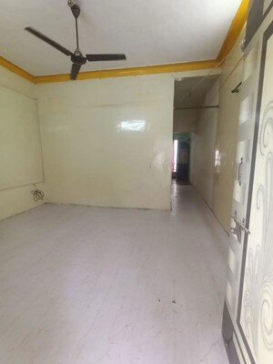 Room in 2 BHK Apartment at Chandan Nagar – for Rent