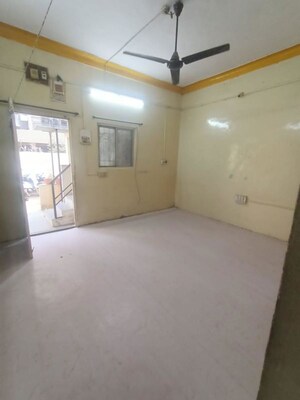 Room in 2 BHK Apartment at Chandan Nagar – for Rent