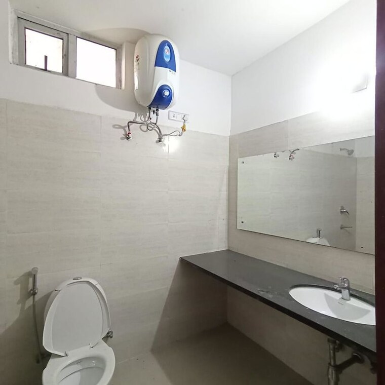 Bathroom, vatika-signature-villas 3.5 Bedroom 240 Sq.Ft. Villa In Sector 82 Gurgaon 10570041