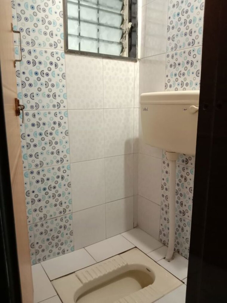 Bathroom, tejashree-chs-bhusari-colony 2 Bedroom 1100 Sq.Ft. Apartment In Bhusari Colony Pune 10570033