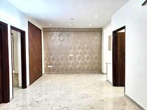 Room in 3 BHK Apartment at Pir Machalla – for Sale