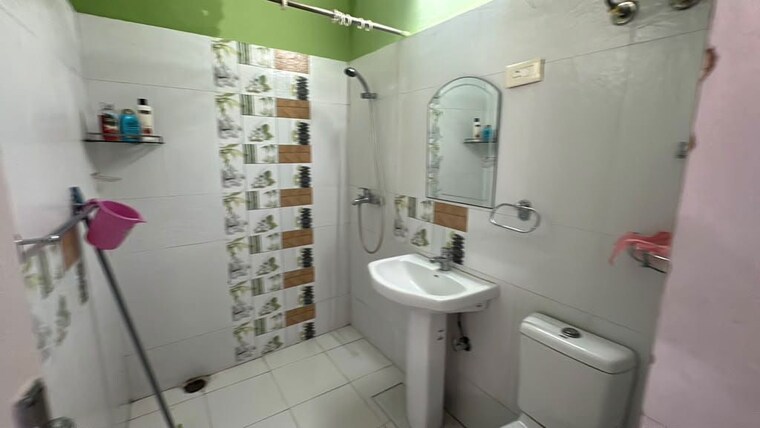 Bathroom, vip road 4 Bedroom 2410 Sq.Ft. Apartment In Vip Road Zirakpur 10570059