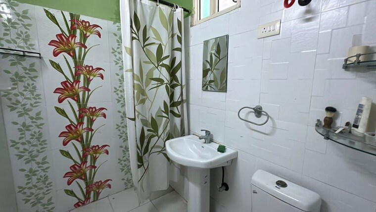 Bathroom, vip road 4 Bedroom 2410 Sq.Ft. Apartment In Vip Road Zirakpur 10570059