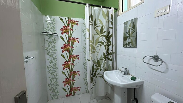 Bathroom, vip road 4 Bedroom 2410 Sq.Ft. Apartment In Vip Road Zirakpur 10570059