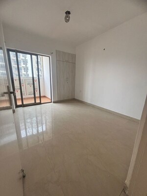 Room in 3 BHK Apartment at Eros Sampoornam, Sector 2 Greater Noida – for Sale