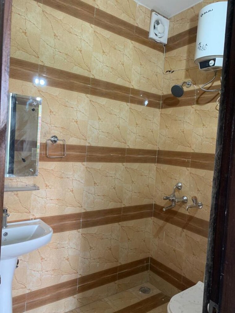 undefined, ramgarh bhudda 3 Bedroom 1500 Sq.Ft. Builder Floor In Ramgarh Bhudda Zirakpur 10570073
