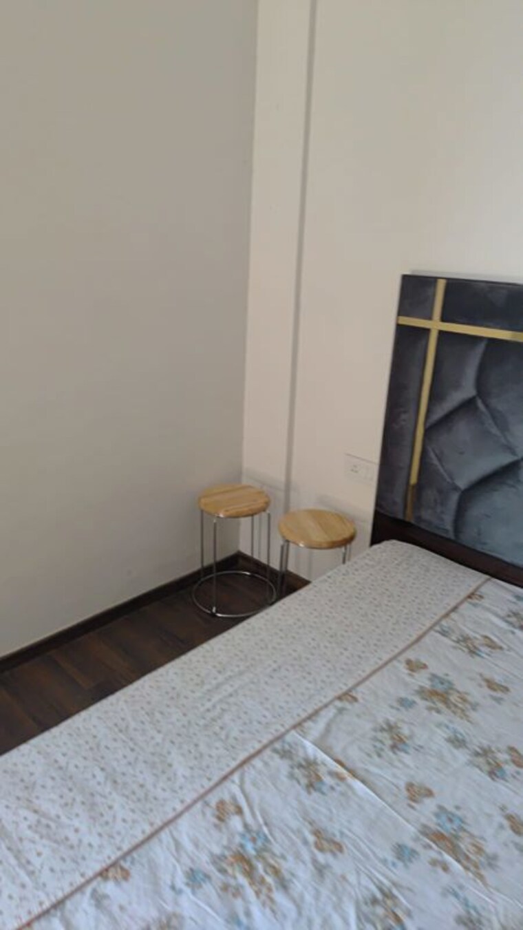 Bedroom, vip road 3 Bedroom 1350 Sq.Ft. Apartment In Vip Road Zirakpur 10570094