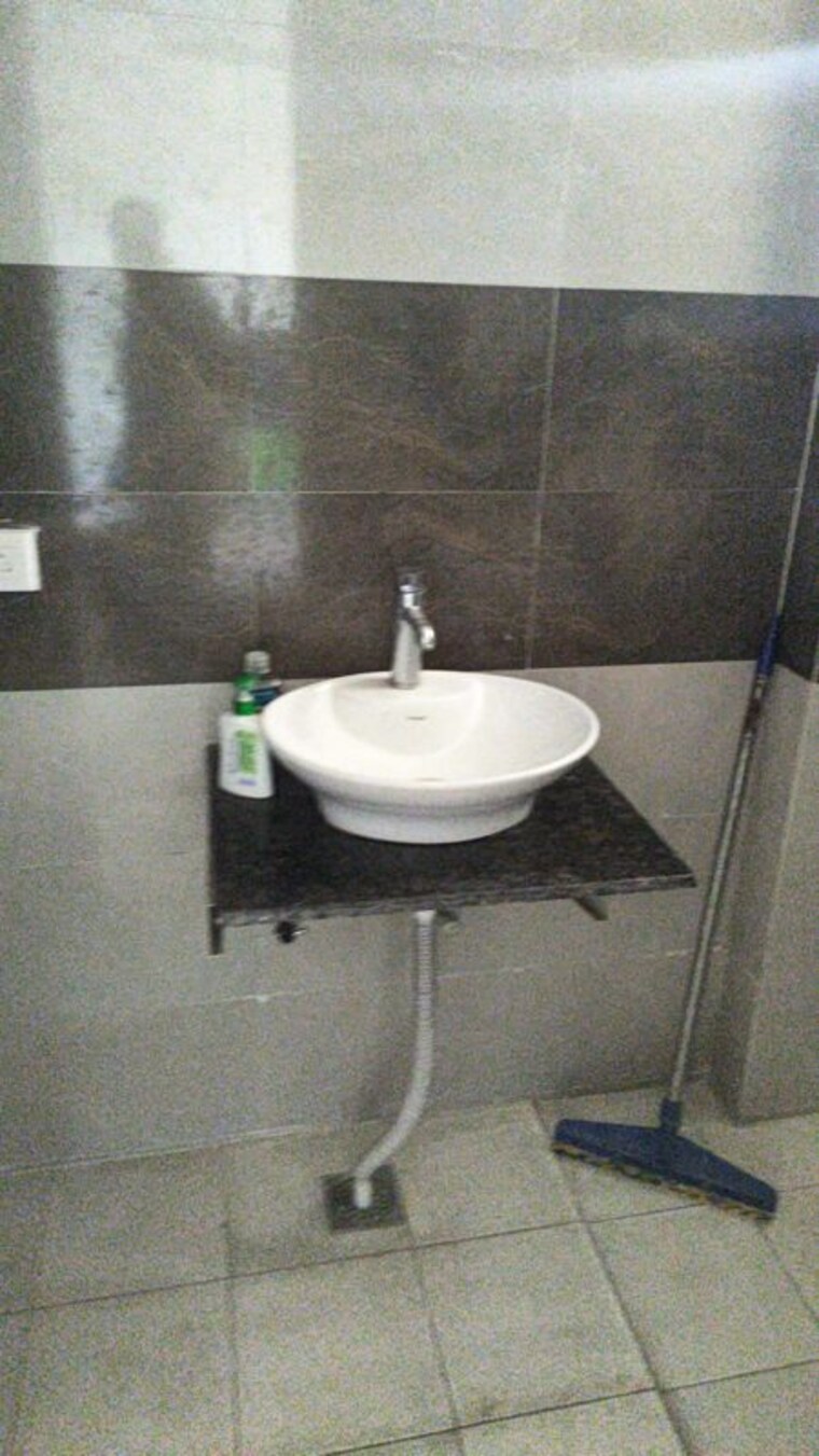 Bathroom, vip road 3 Bedroom 1350 Sq.Ft. Apartment In Vip Road Zirakpur 10570094