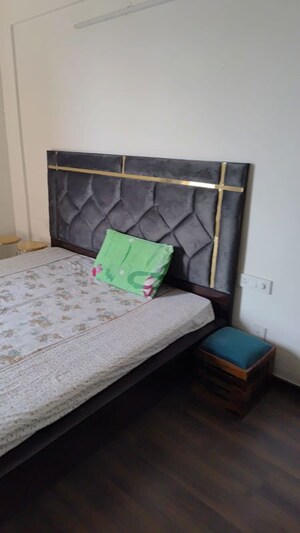 Bedroom in 3 BHK Apartment at Vip Road – for Rent