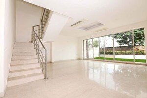 Room in 6 BHK Villa at Vipul Tatvam Villas, Sector 48 – for Sale