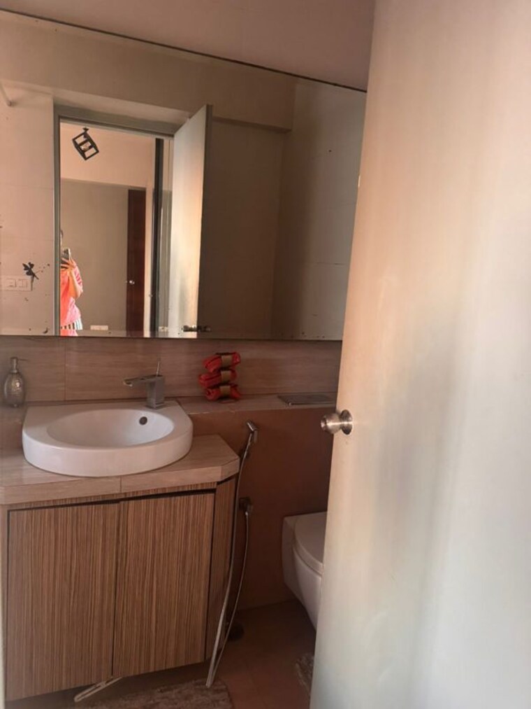 Bathroom, wadhwa-imperial-heights 2 Bedroom 850 Sq.Ft. Apartment In Goregaon West Mumbai 10570132