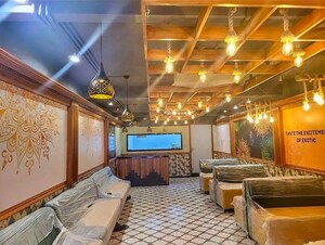  Shop For Sale in South Delhi
