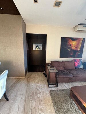 Bedroom in 2 BHK Apartment at Samartha Deep, Andheri West – for Rent
