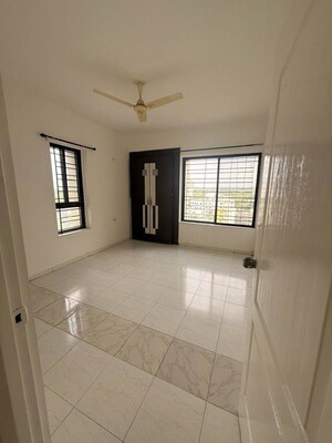 Room in 3 BHK Apartment at Garud Heritage, Aundh – for Rent