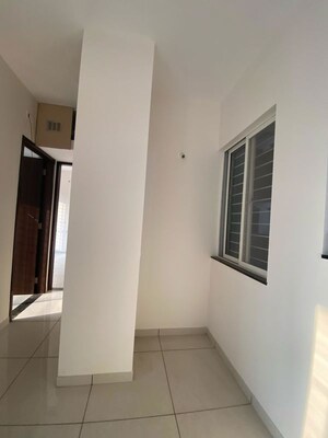 Room in 2 BHK Apartment at VJ YashOne Infinitee, Tathawade – for Rent