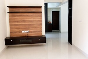 Room in 3 BHK Apartment at Gauthami Green Blossoms, Kokapet – for Rent