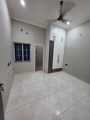 Room in 2 BHK Builder Floor at Aman Vihar – for Rent
