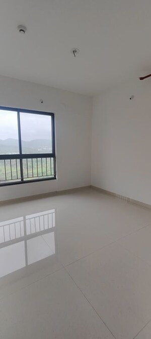 Room in 2 BHK Apartment at Shapoorji Pallonji Sensorium, Hinjewadi – for Rent