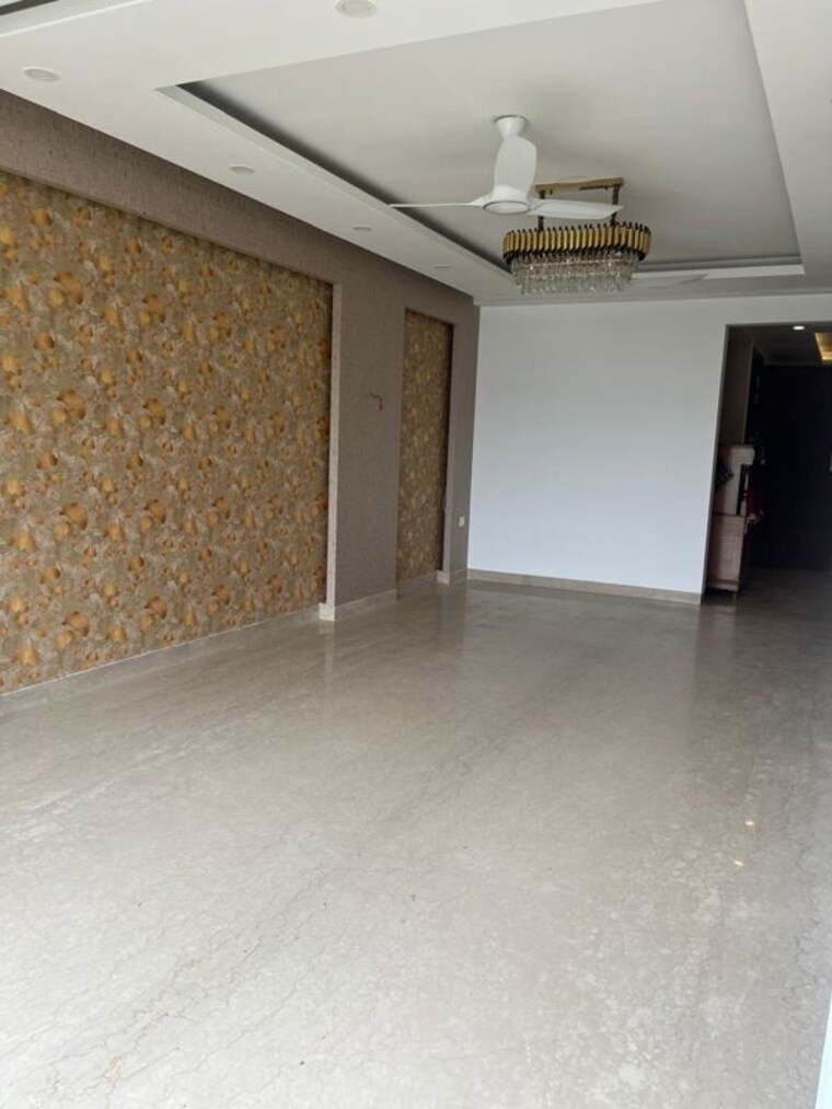 Room, sector 8 5 Bedroom 4500 Sq.Ft. Independent House In Sector 8 Chandigarh 10570201