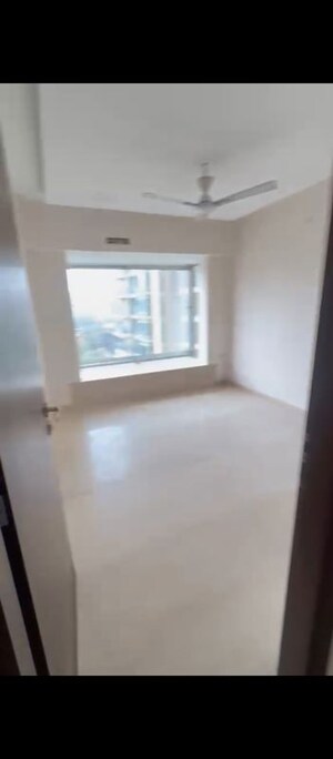 Room in 2.5 BHK Apartment at Atul Wallace Fortuna, Mazgaon – for Rent
