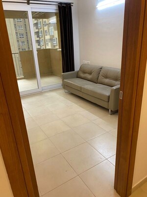 Room in 3.5 BHK Apartment at Bhartiya Nikoo Homes, Thanisandra Main Road – for Rent