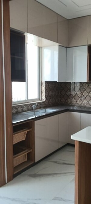 Kitchen in 2.5 BHK Builder Floor at Smart World Gems, Sector 89 – for Rent