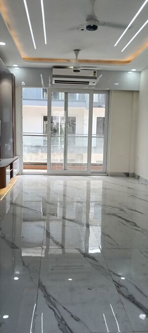 Bathroom in 2.5 BHK Builder Floor at Smart World Gems, Sector 89 – for Rent