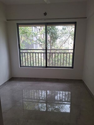Room in 2 BHK Apartment at L&T Crescent Bay T2, Parel – for Rent