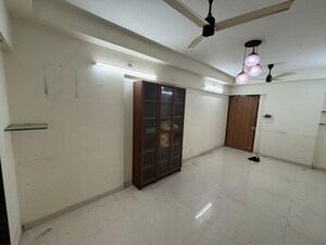 Room in 2 BHK Apartment at L&T Crescent Bay T2, Parel – for Rent